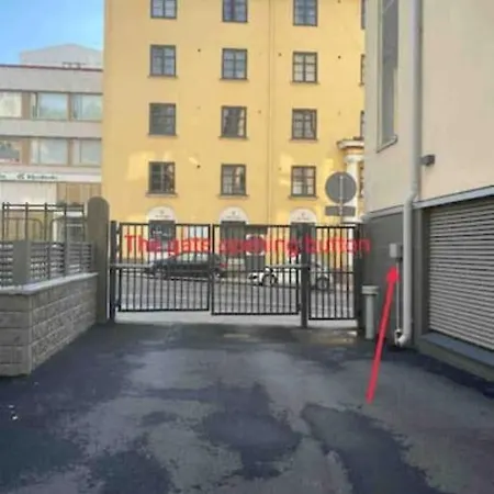A9 Modern With Balcony, Sauna & Parking *